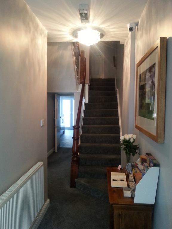 White Rose Guest House Тенби Экстерьер фото